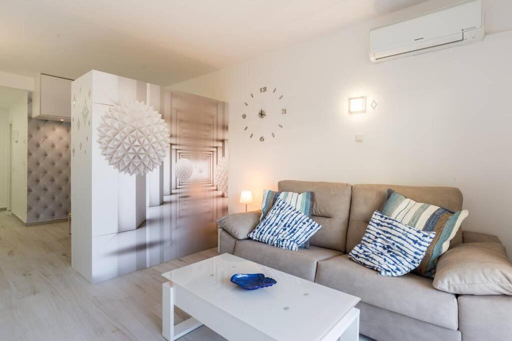 Sol Apartment - C&G Benal Beach Benalmádena Exterior foto
